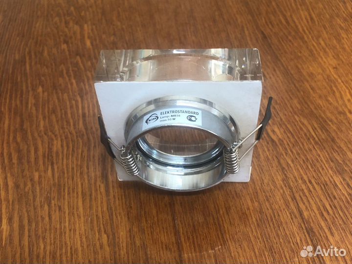 Светильник всраиваемый