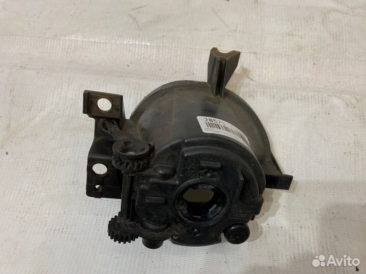 Фара противотуманная правая Volkswagen Touareg