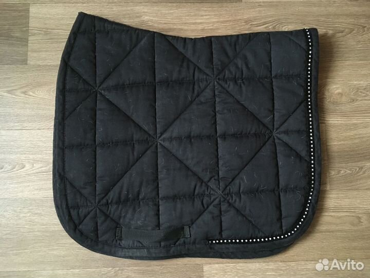 Амуниция для лошади: седло, железо, попоны