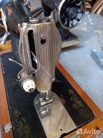 Швейная машинка singer