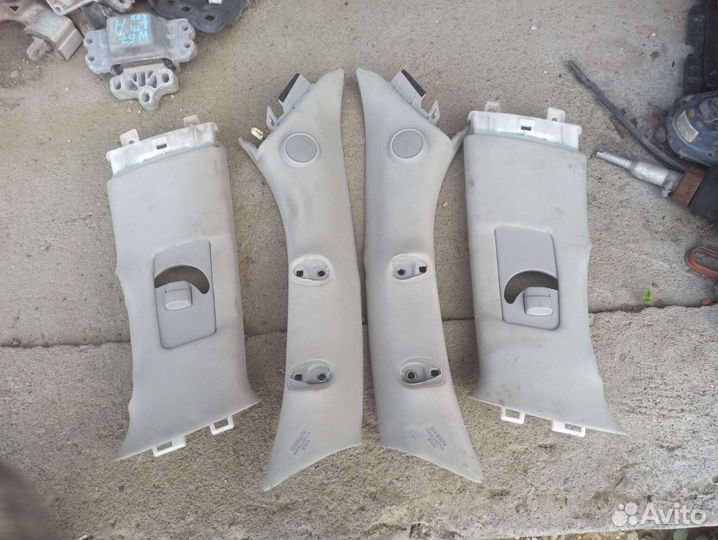 Накладка обшивка стойки Toyota Land Cruiser 200