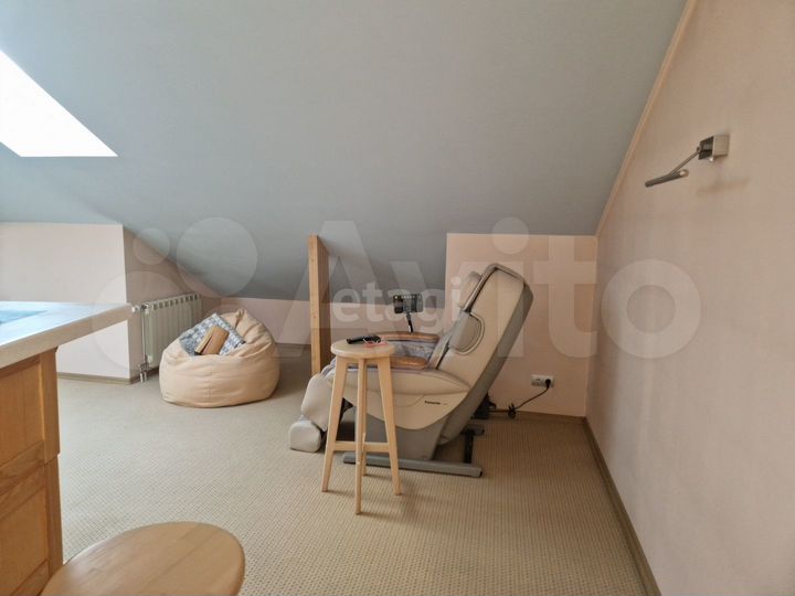 Коттедж 690,4 м² на участке 15 сот.