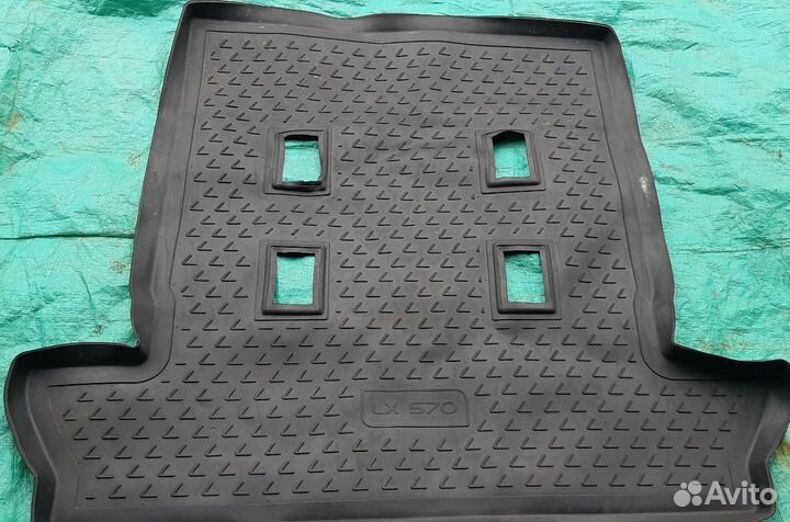 Коврик в багажник Lexus -570 Есть тлк-200