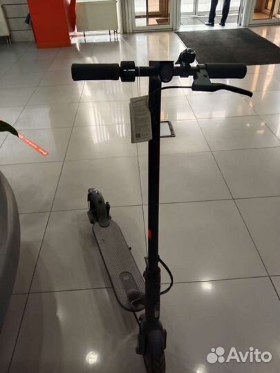 Электросамокат Mi Electric Scooter 1S EU