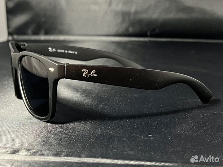 Солнцезащитные очки Ray Ban