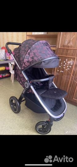 Коляска всесезонная прогулочная