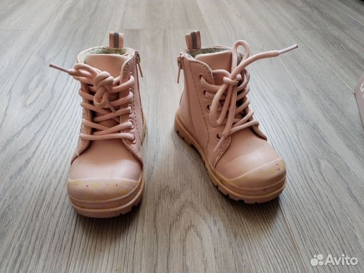 Ботинки осенние, сапоги зимние 23