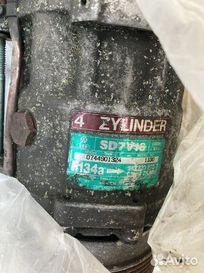 Компрессор кондиционера b4 Passat