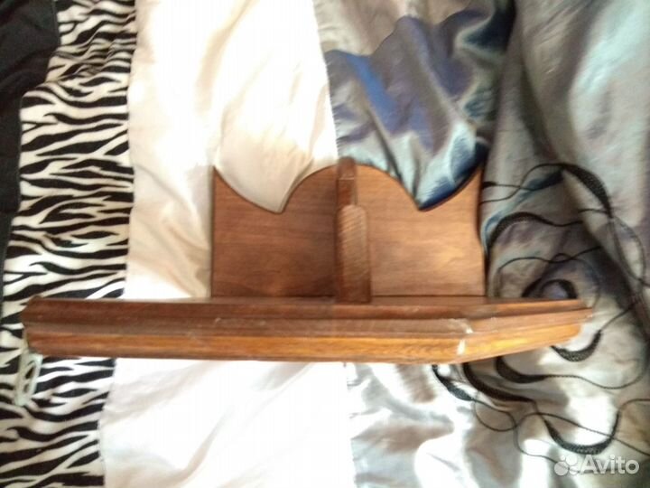 Полка настенная угловая резная деревянная