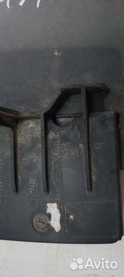 Брызговик задний левый Volkswagen Tiguan 2