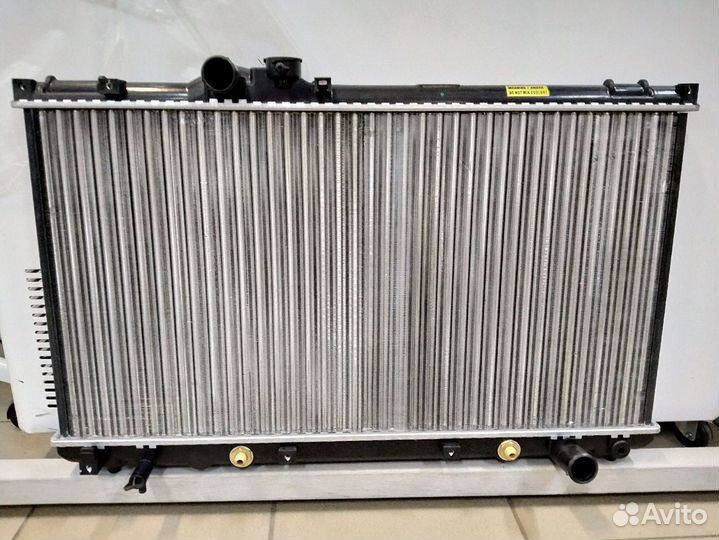 Радиатор охлаждения Toyota Corona AT/S T210