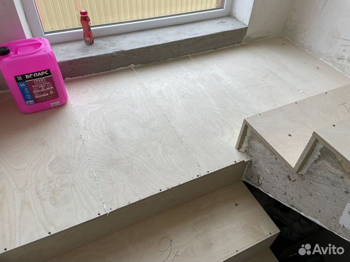 Облицовка лестниц: фанерой и массивом дерева