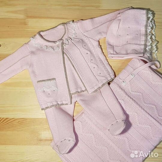 Комплект на выписку для девочки новый