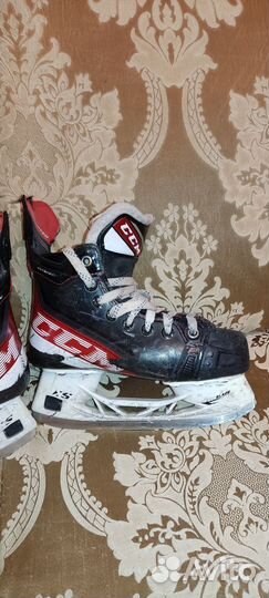 Коньки хоккейные FT4 p1,5 юниор и bauer s180 p3.5