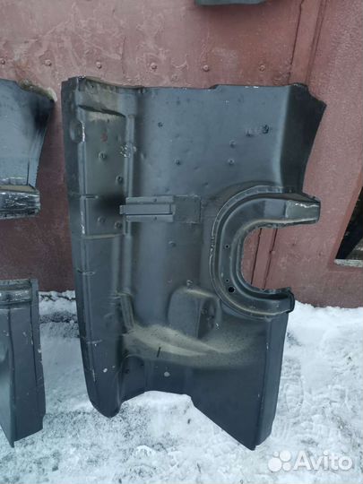 Брызговик правый газ 3110 Волга новый