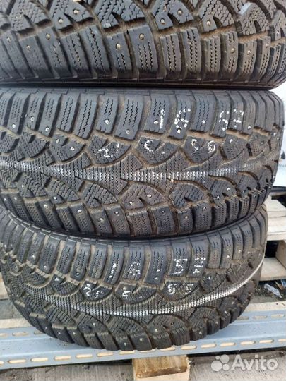 Gislaved Nord Frost 5 215/55 R16 93Q