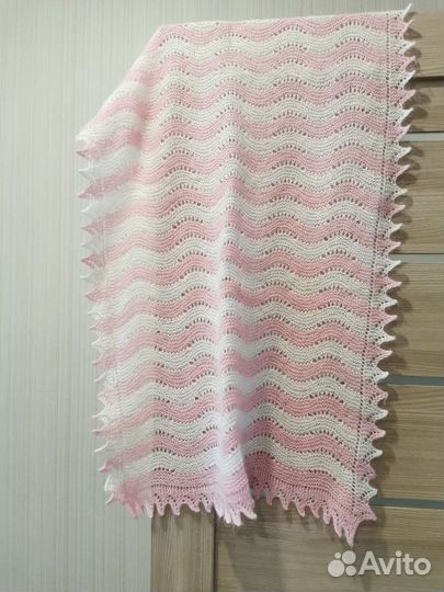 Палантин вязаный новый ручной работы