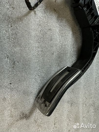 Педаль газа Audi A4 B9 2019