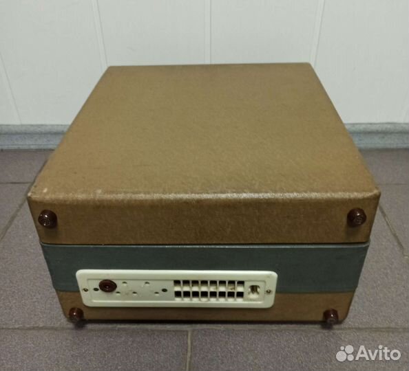 Винтажный магнитофон Gintaras