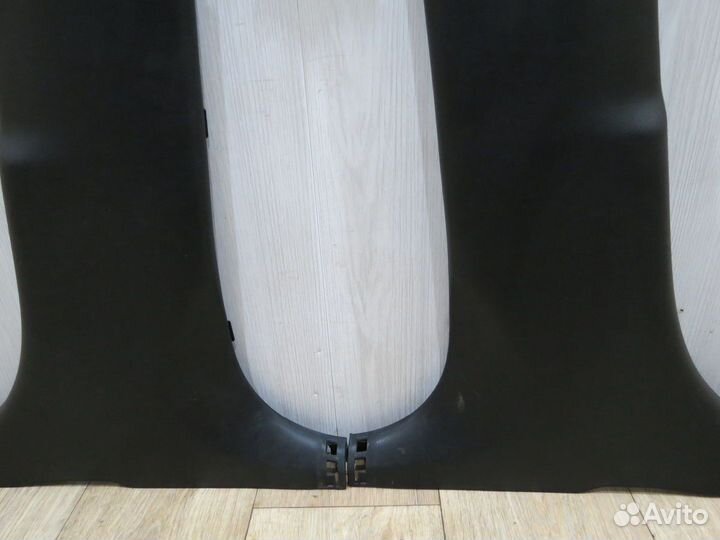 Обшивка средней стойки левая Kia Rio 3