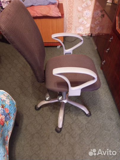Офисное компьютерное кресло