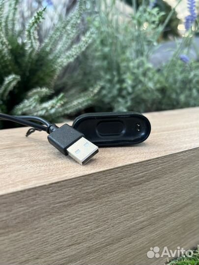 Зарядное устройство для Mi Band 4