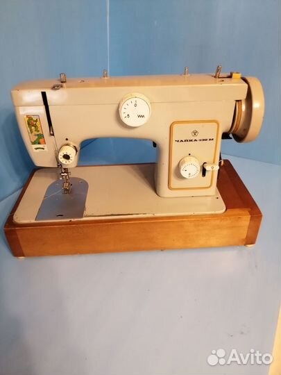 Швейная машинка чайка 132м