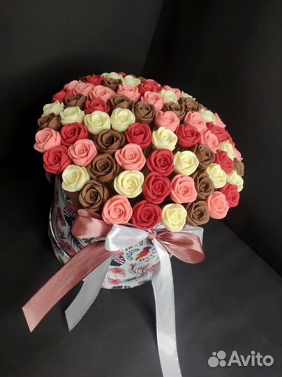 Шоколадные Розы - 51 шт в Шляпной Коробке