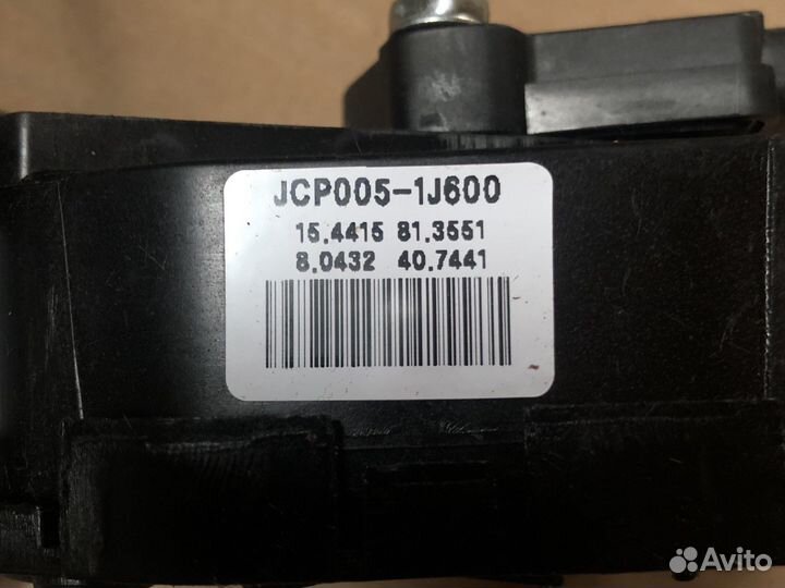 Hyundai solaris педаль газа