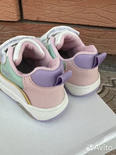 Кроссовки детские