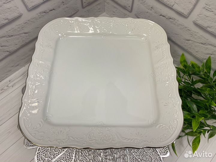 Поднос на ножке 