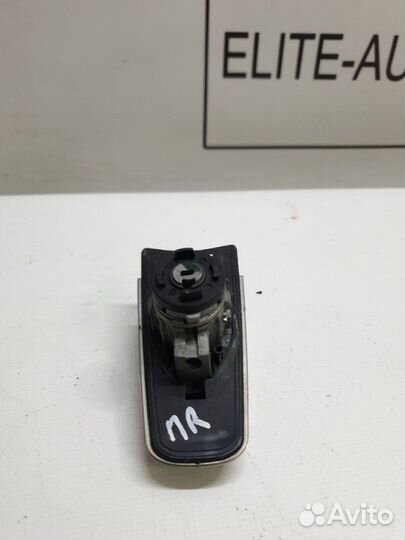 Личинка замка двери передняя правая Lr Range Rover