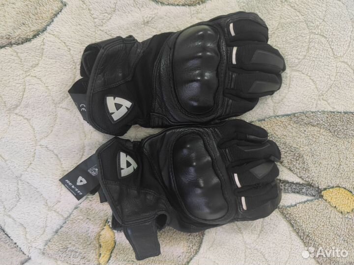 Мотоперчатки Revit