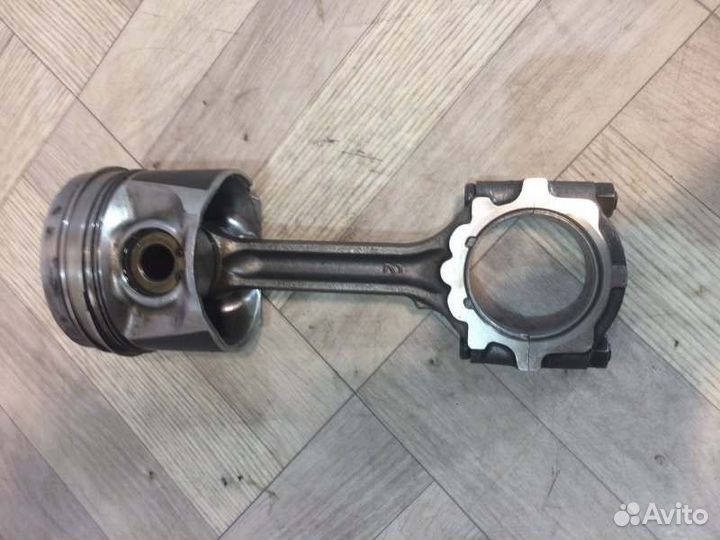 Поршень шатун Nissan X-Trail T30 YD22ETI