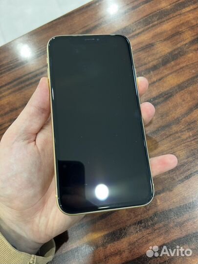 Телефон iPhone xr