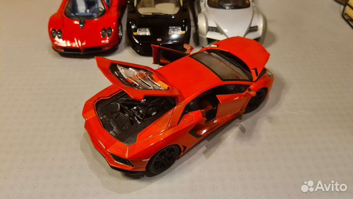Модели супер и гиперкаров в масштабе 1/18