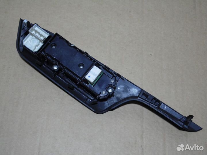 Блок кнопок стеклоподьемников Тойота-Лексус