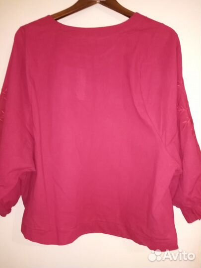 Блузка 50-52 размера красная с вышивкой