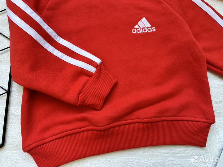 Спортивный костюм adidas