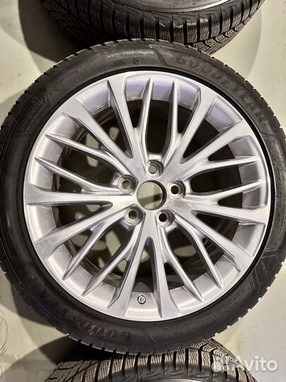 Шины диски и колеса R18 на Camry 70 (Оригинал)