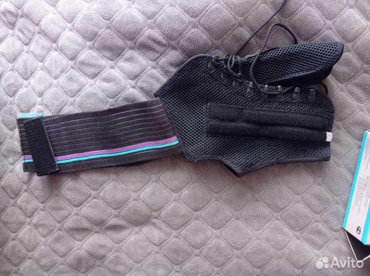 Бандаж на голеностопный сустав