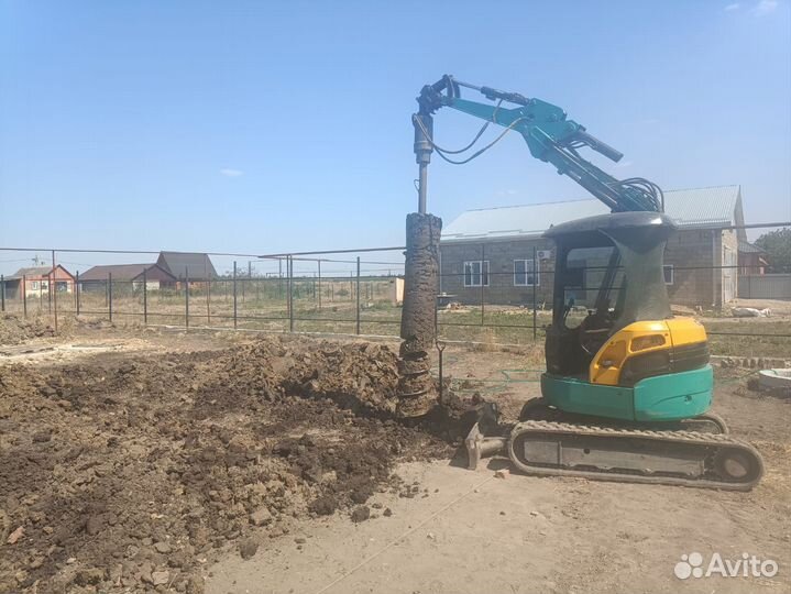 Услуги мини экскаватора. Сваи бур. Ямобур