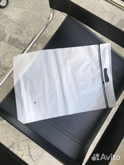 Пакеты Zip-Lock 30х35cm белые c ручкой TOM