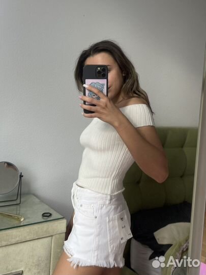 Трикотажный топ lime с открытыми плечами