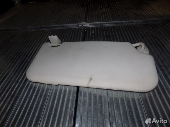 Козырек солнцезащитный (внутри) Focus III 2011