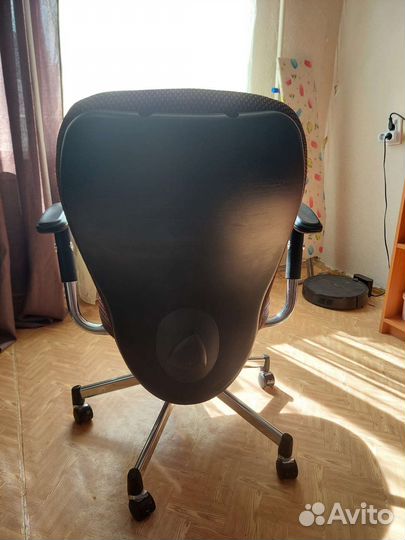 Компьютерное кресло