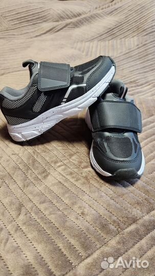 Кроссовки детские