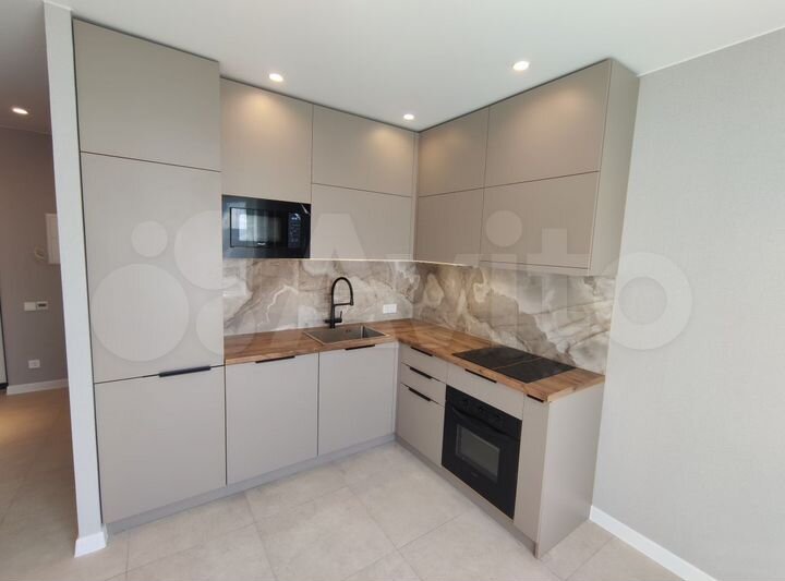 3-к. квартира, 87,5 м², 8/17 эт.