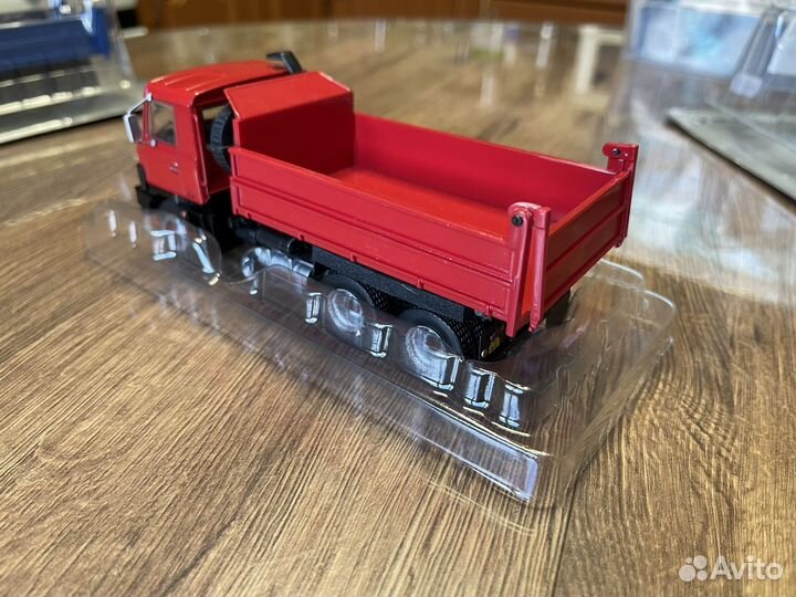 Модель автомобиля Tatra 815S3 самосвал