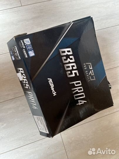 Материнская плата с процессором и памятью